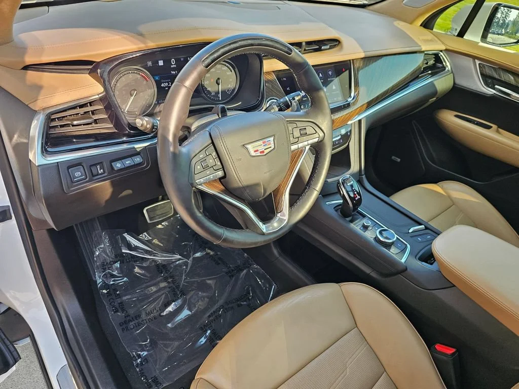 Certified Used 2023 CRYSTAL WHITE TRICOAT Cadillac AWD Sport image 22