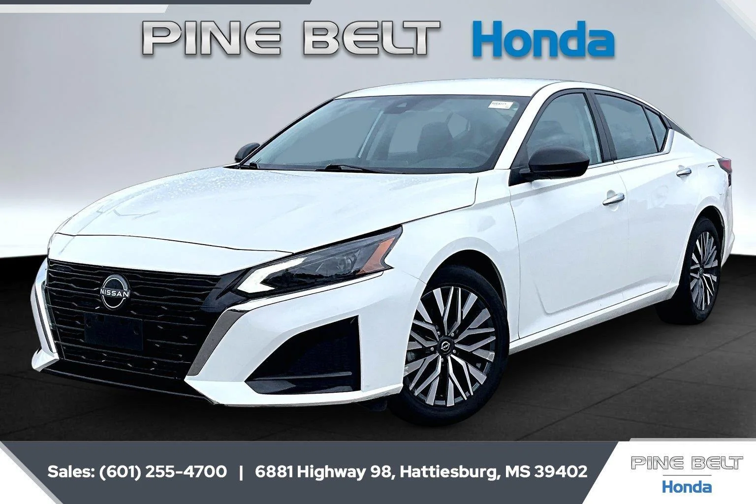 Used 2025 Glacier White Nissan SV image 10