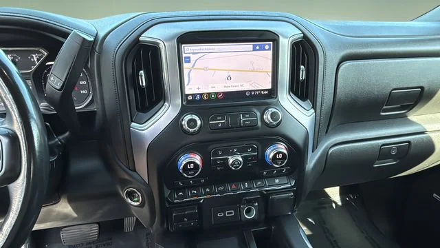 Used 2020 White GMC SLT image 26