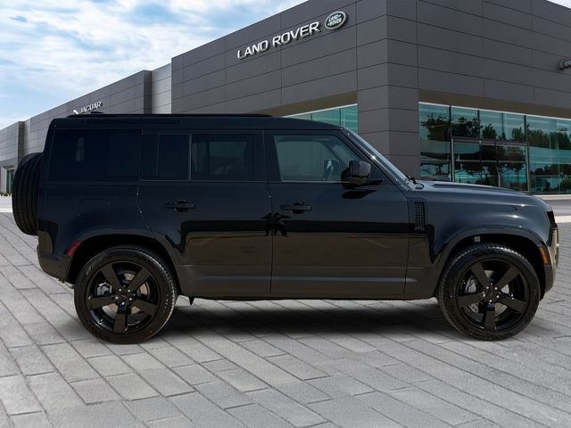 New 2026 Santorini Black Land Rover S image 6