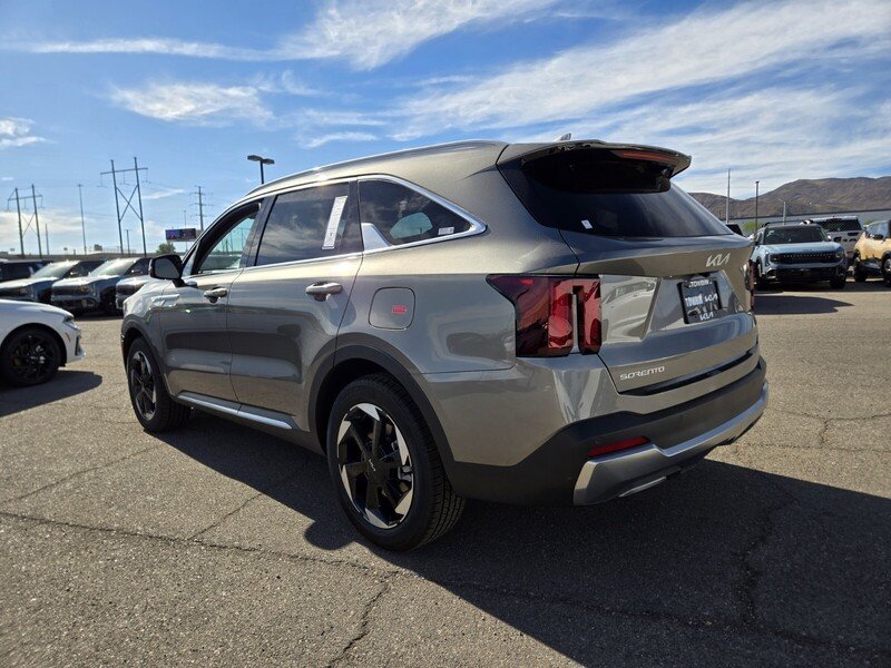 New 2026 Volcanic Sand Kia EX image 4