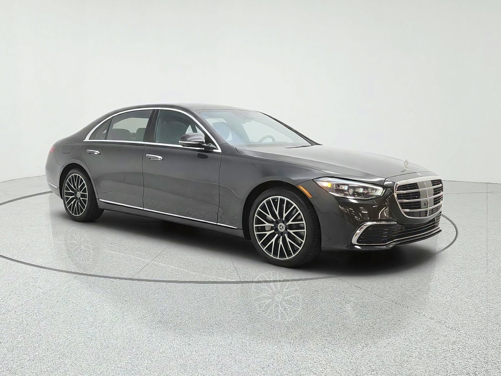 Certified Used 2023 Graphite Grey Mercedes-Benz S 500 4MATIC® Sedan image 3
