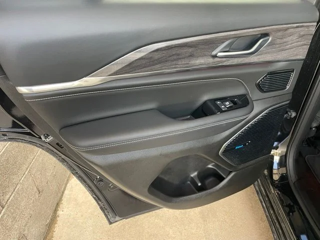 Used 2022 Black Jeep Overland image 25