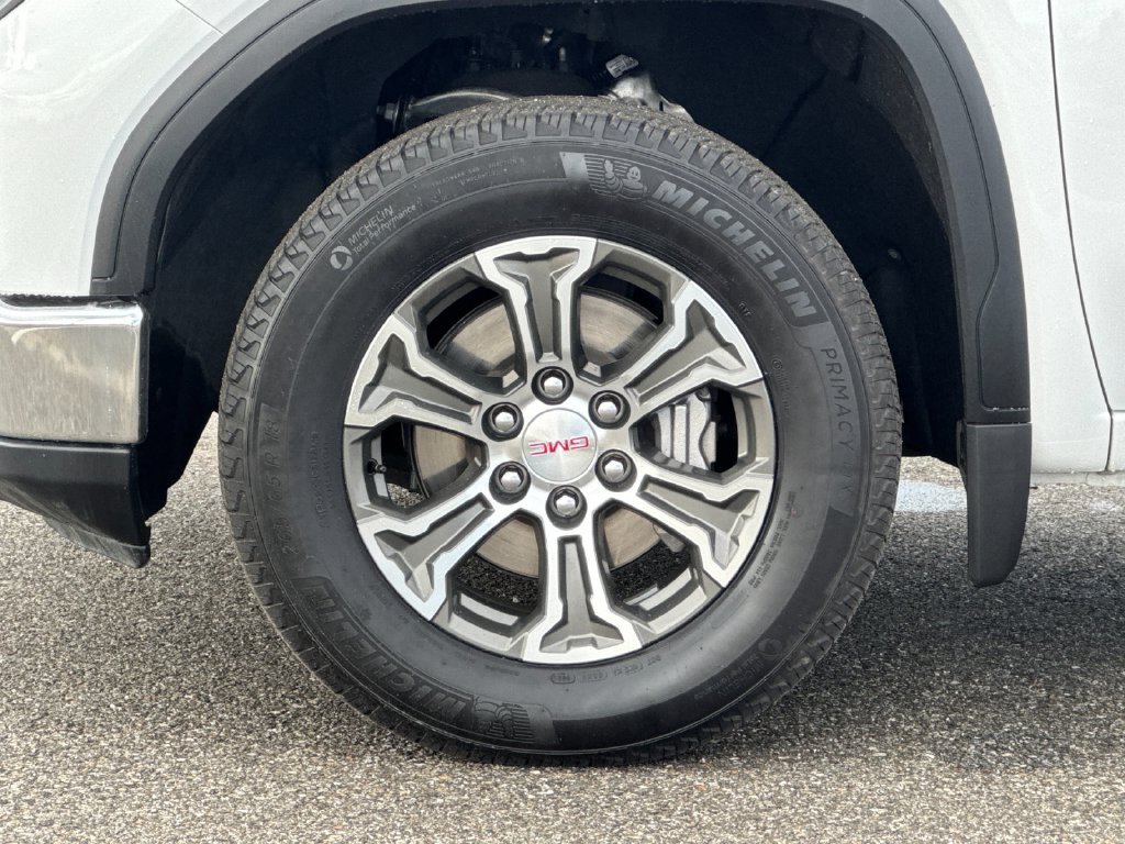 Used 2025 Summit White GMC SLT image 30