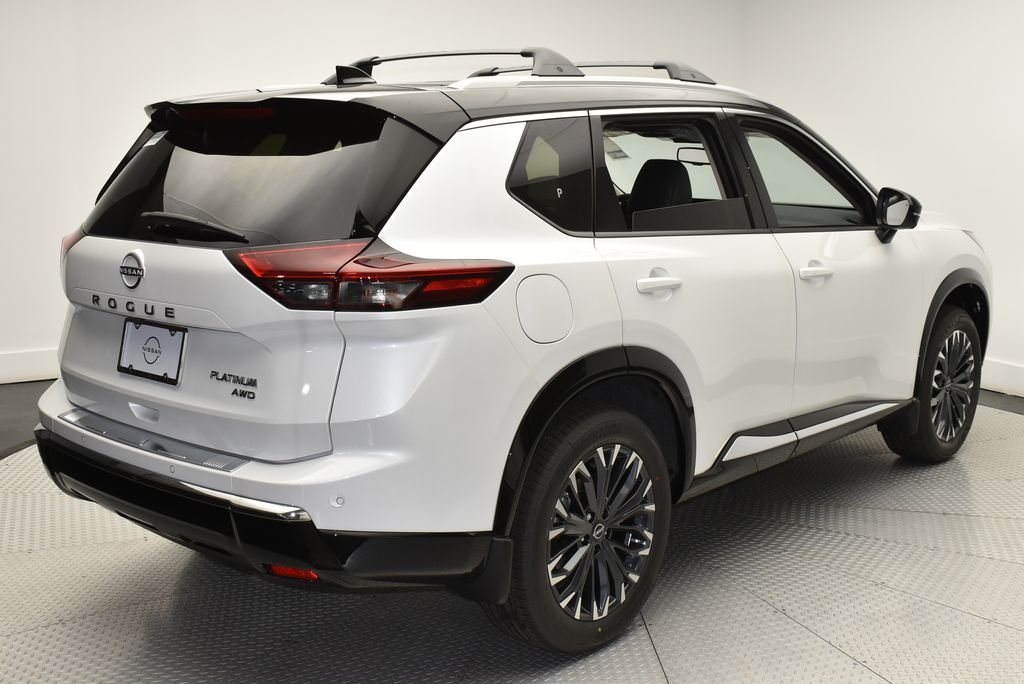 New 2026 Everest White Pearl TriCoat / Super Black Two-tone Nissan Platinum image 5