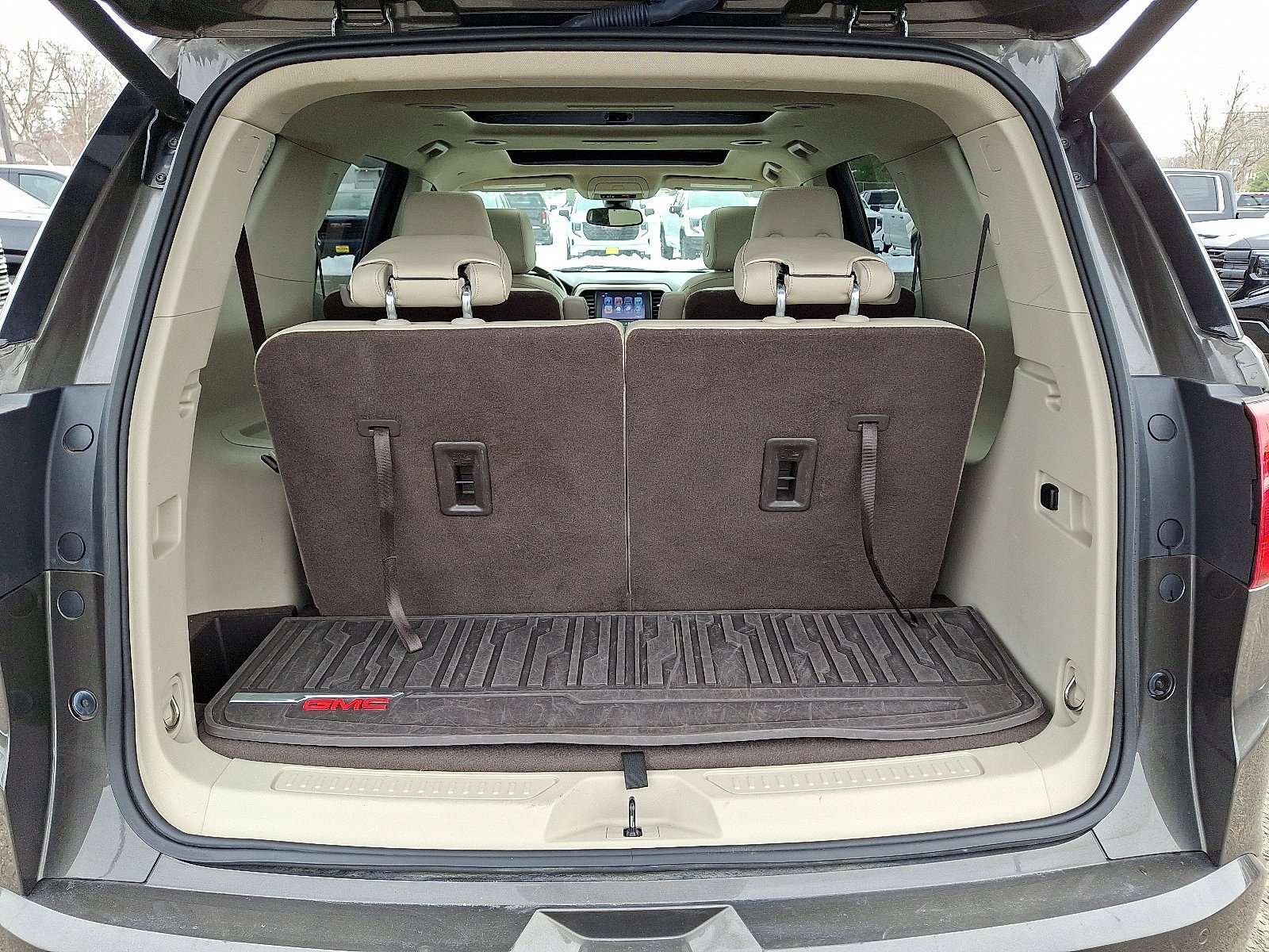 2019 GMC Acadia Denali - Photo 31