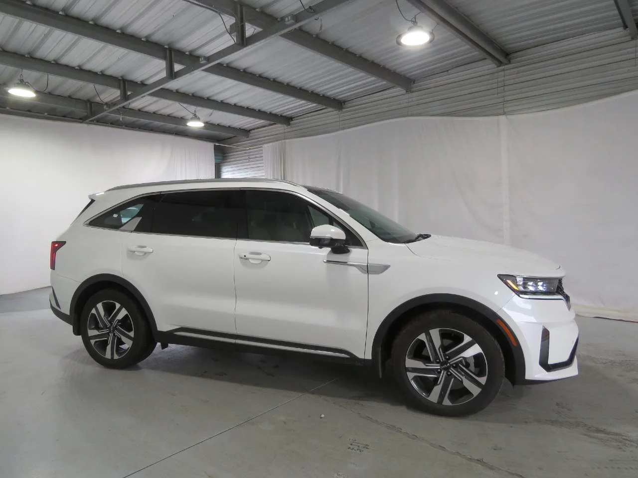 Used 2023 Snow White Pearl Kia SX Prestige image 7