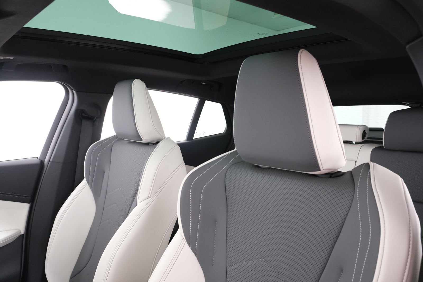New 2027 Brooklyn Grey Metallic BMW xDrive28i image 29