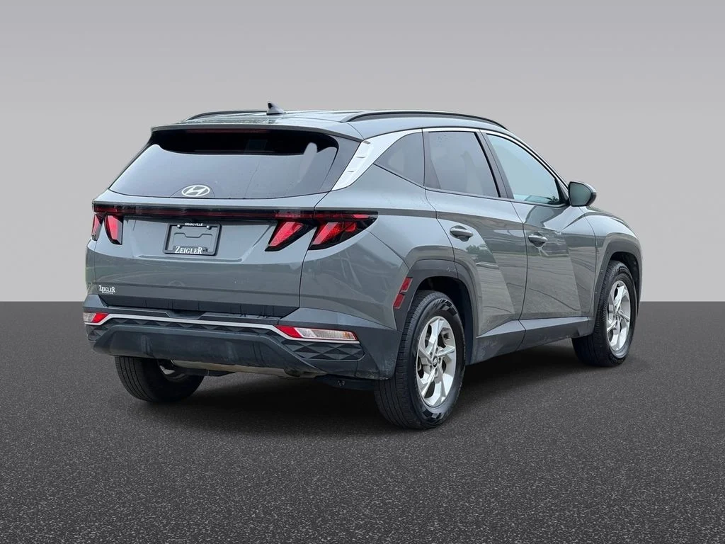 Used 2024 Gray Hyundai SEL image 4