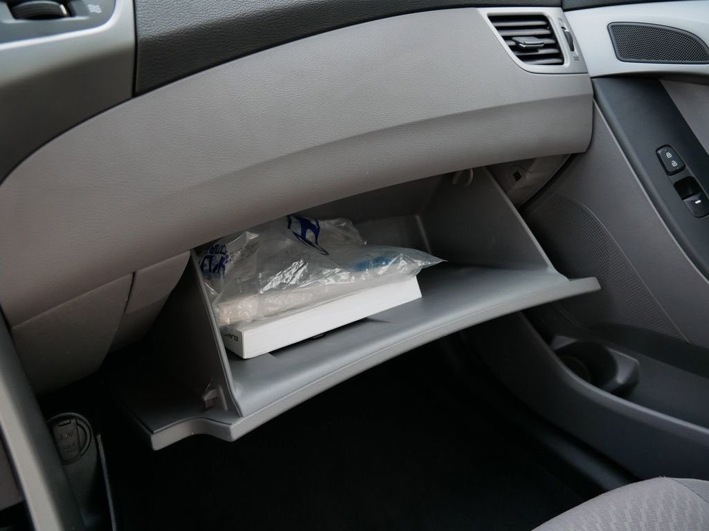 Used 2014 Gray Hyundai SE image 27