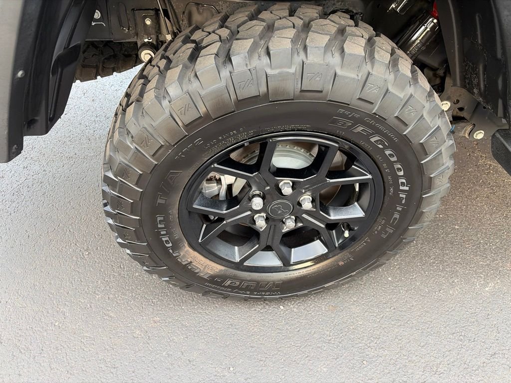 Certified Used 2025 Gray Jeep High Tide image 8