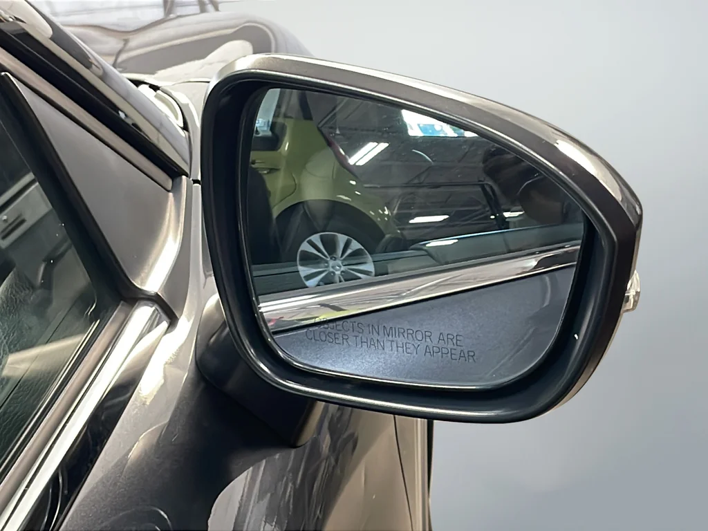 Used 2024 Gray Mitsubishi SE image 43