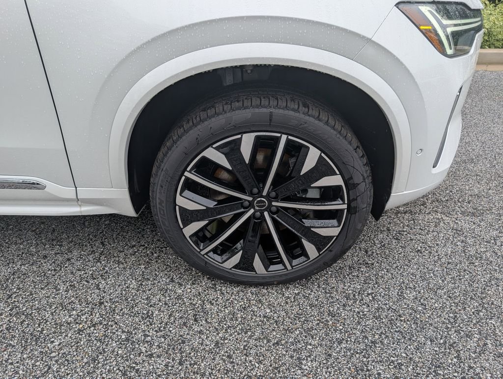 2025 Volvo XC90 Plus - Photo 32