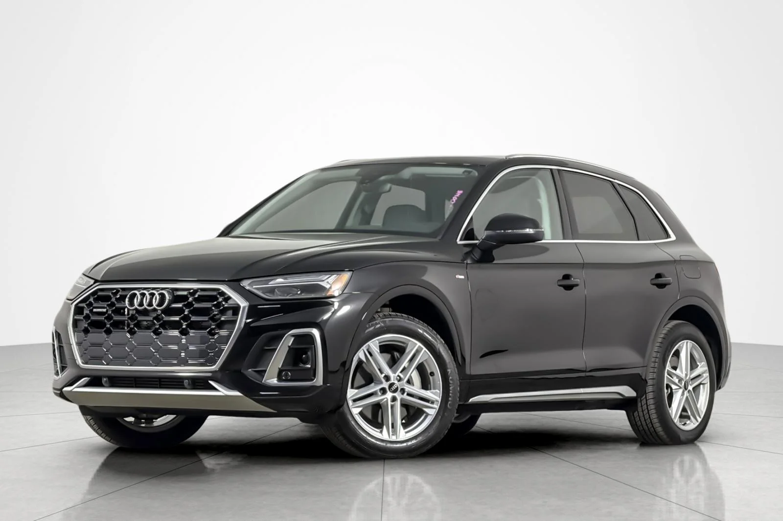 2023 Audi Q5 55 e Premium's photo