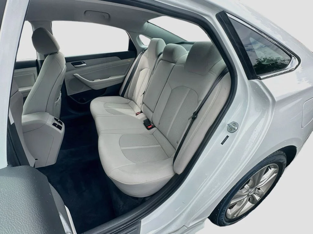 Used 2019 White Hyundai SEL image 23