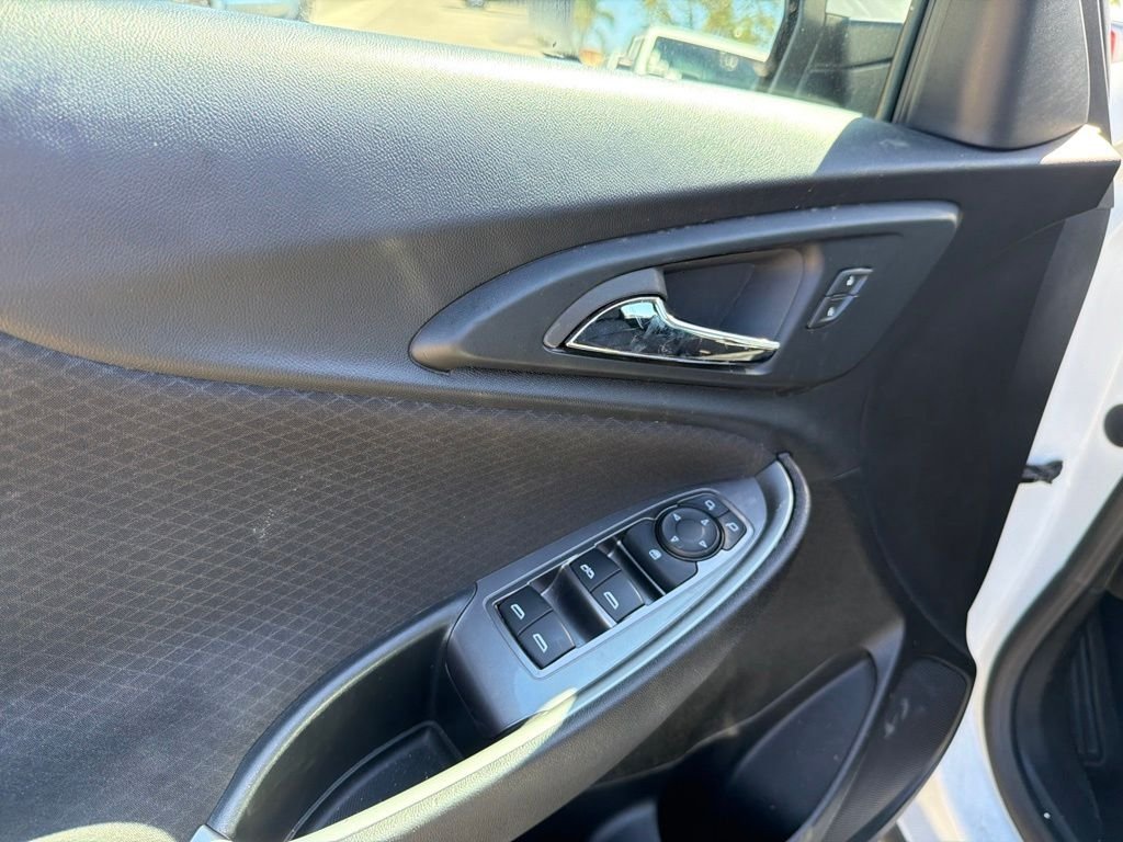 Used 2024 White Chevrolet LT image 11