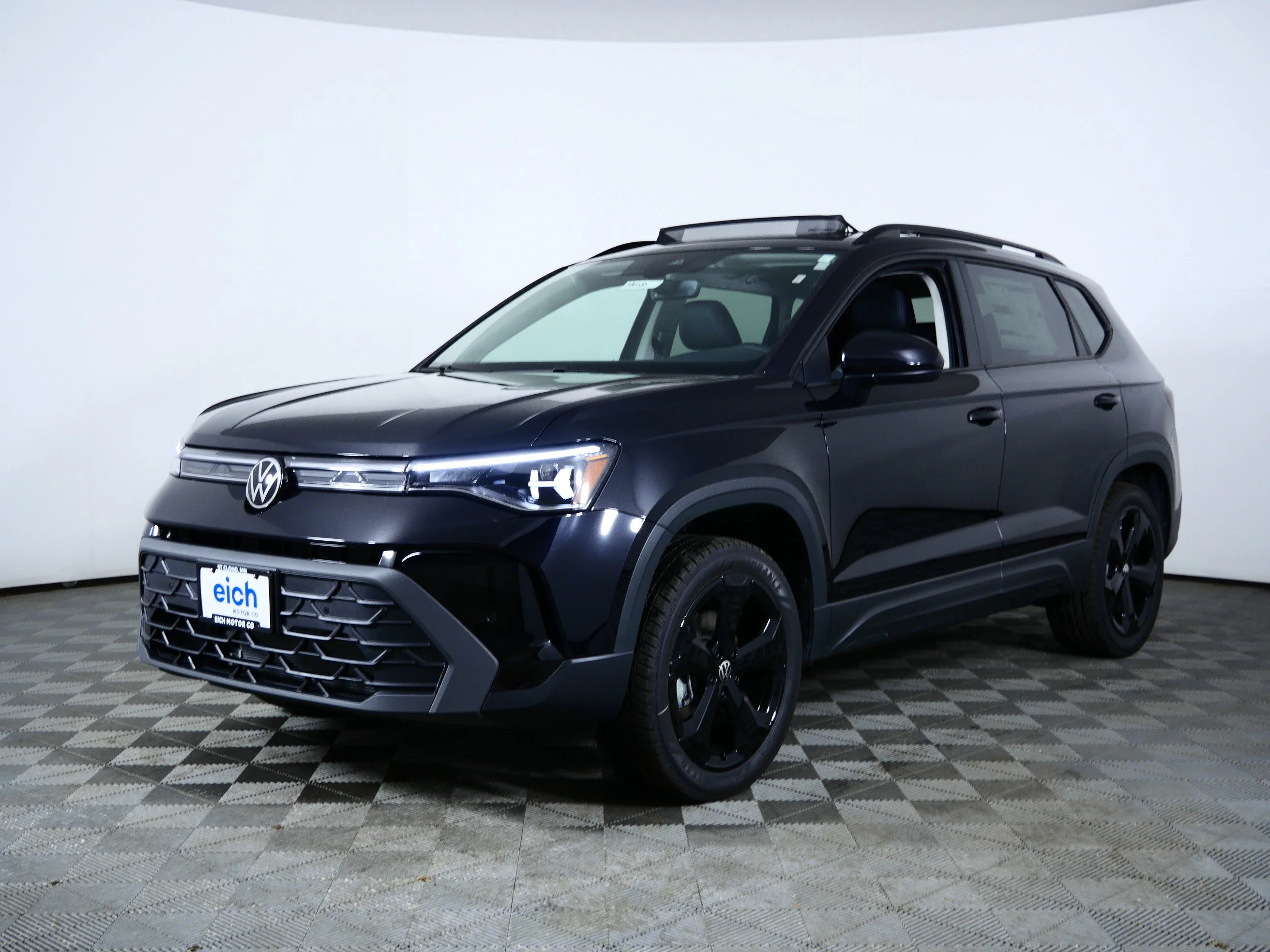 New 2026 Deep Black Pearl Volkswagen SE Black image 3