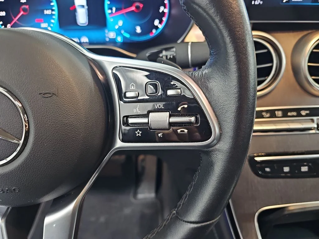 Used 2020  Mercedes-Benz GLC 300 image 20
