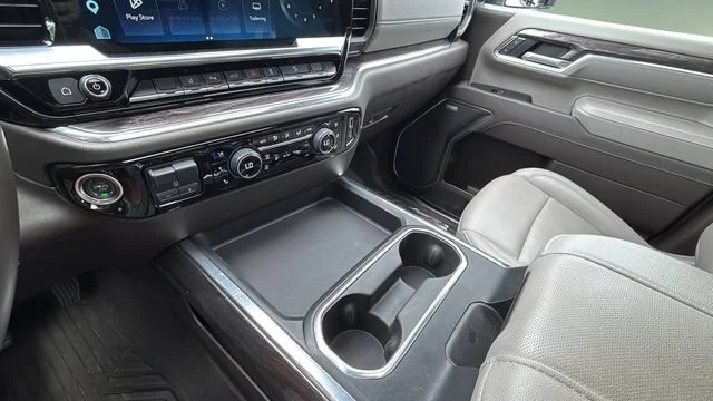 Used 2025 Summit White Chevrolet LTZ image 15