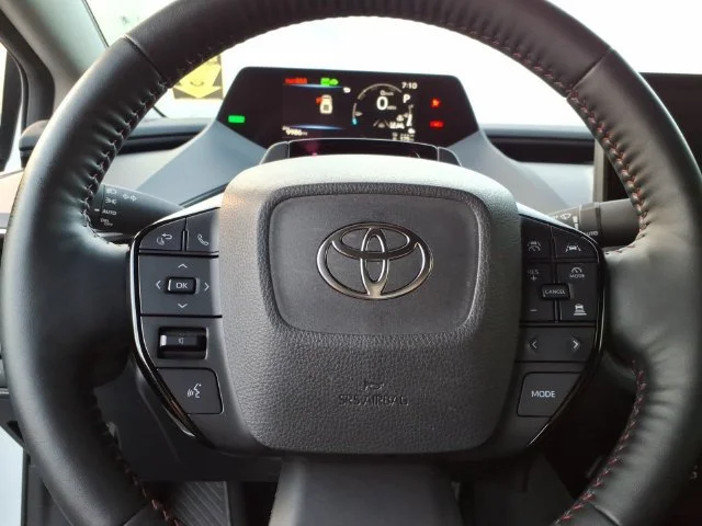 Used 2025 Off-white Toyota XSE image 18