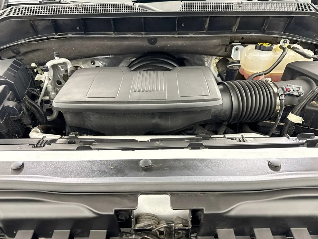 Used 2024 Summit White Chevrolet LT image 21