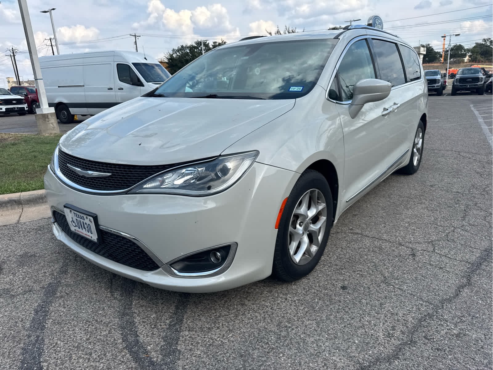 Used 2017 Tusk White Chrysler Touring-L Plus image 2