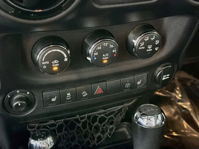 Used 2017 Gray Jeep Unlimited Sahara image 15
