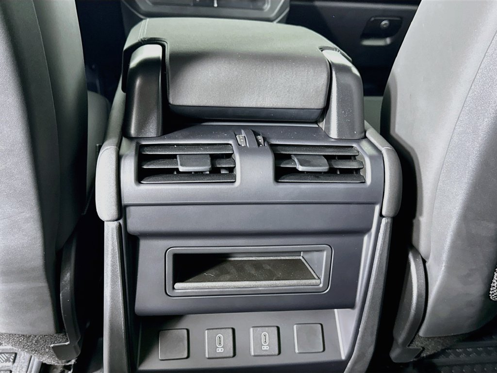 New 2026 Santorini Black Land Rover X-Dynamic SE image 27