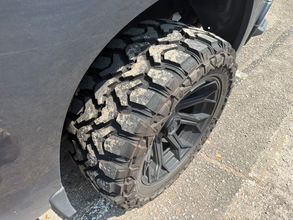 Used 2020 Gray Chevrolet Custom image 13