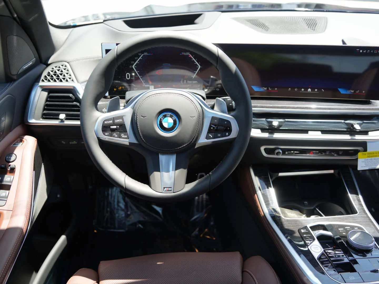 New 2026 Carbon Black Metallic BMW xDrive50e image 8