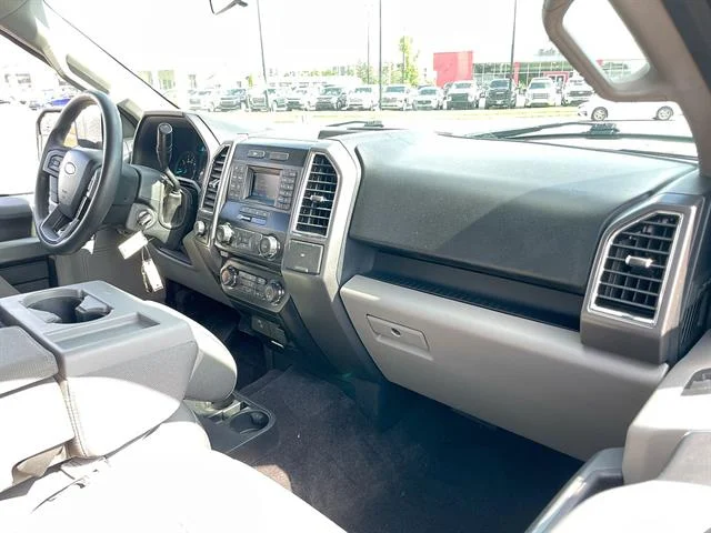 Used 2016 Magnetic Metallic Ford XL image 24