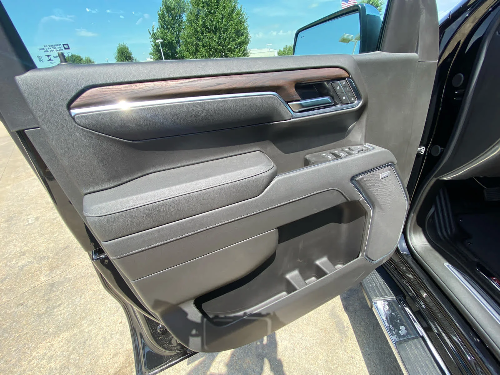 New 2026 Onyx Black GMC SLT image 6