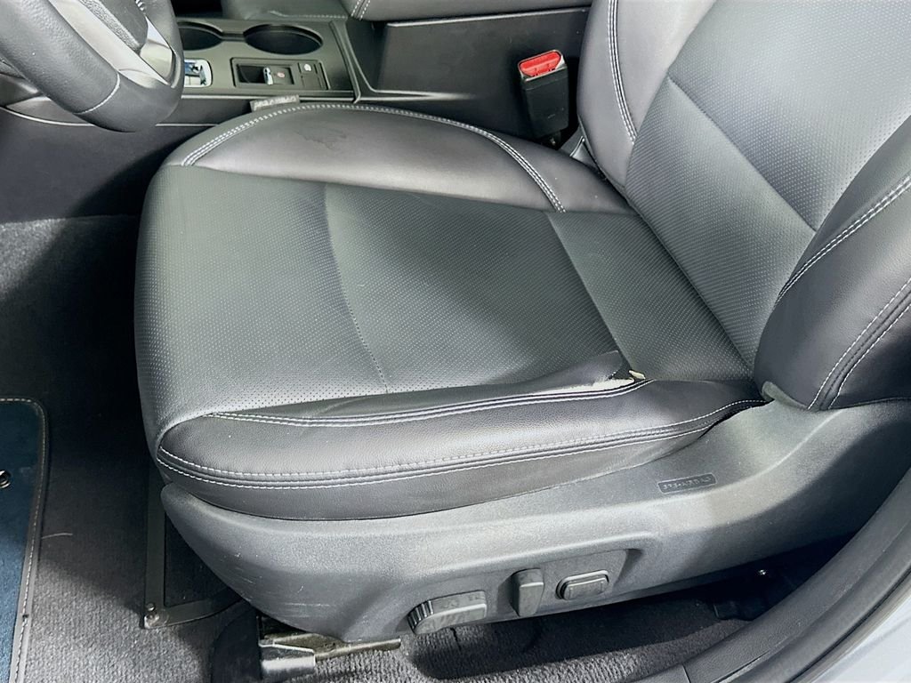 Used 2018 Silver Subaru 2.5i image 20