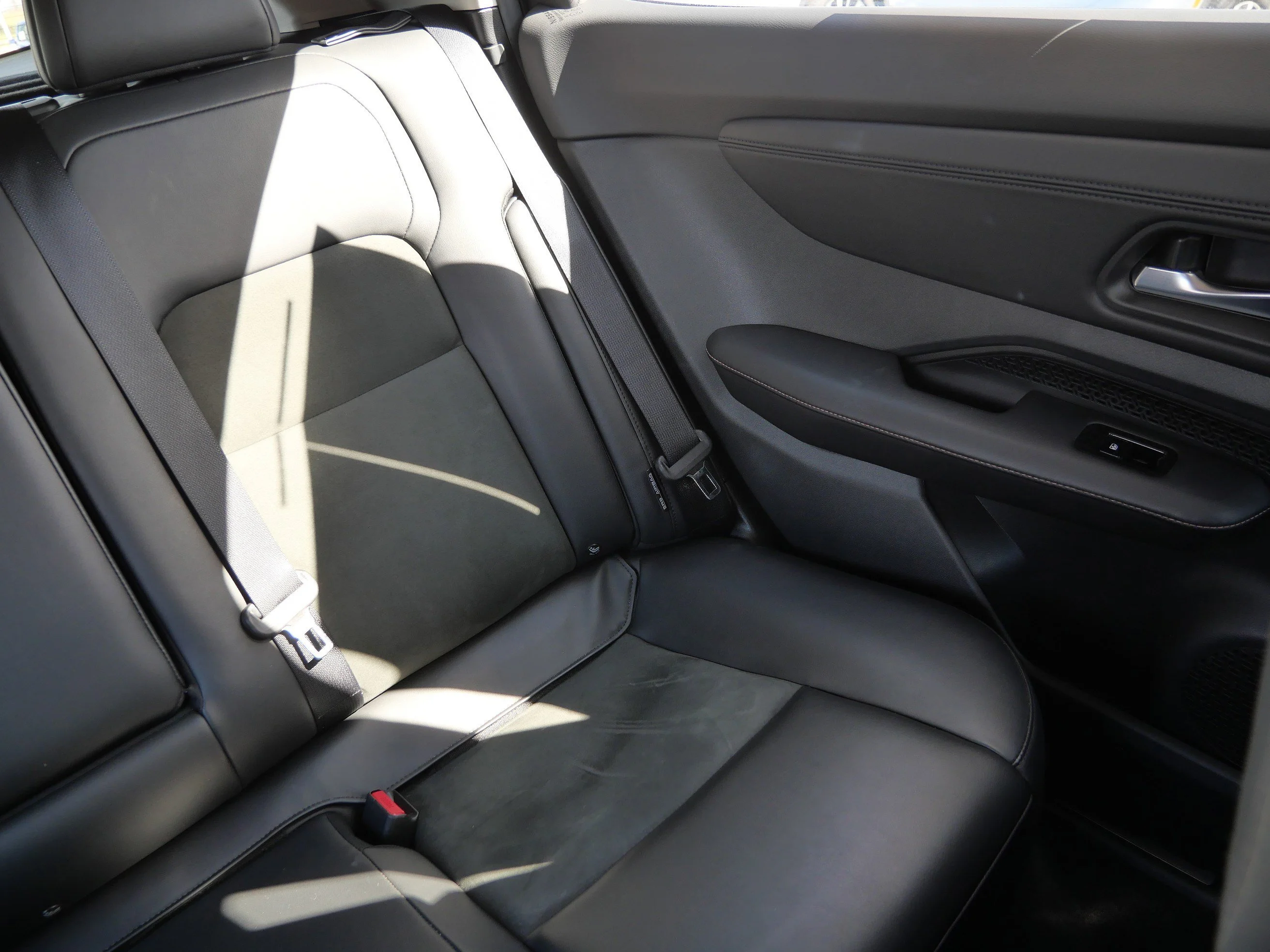 Used 2023 Gun Metallic Nissan ENGAGE image 14