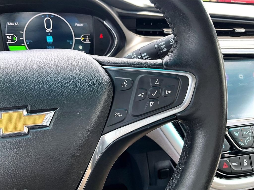 Used 2017 White Chevrolet LT image 23