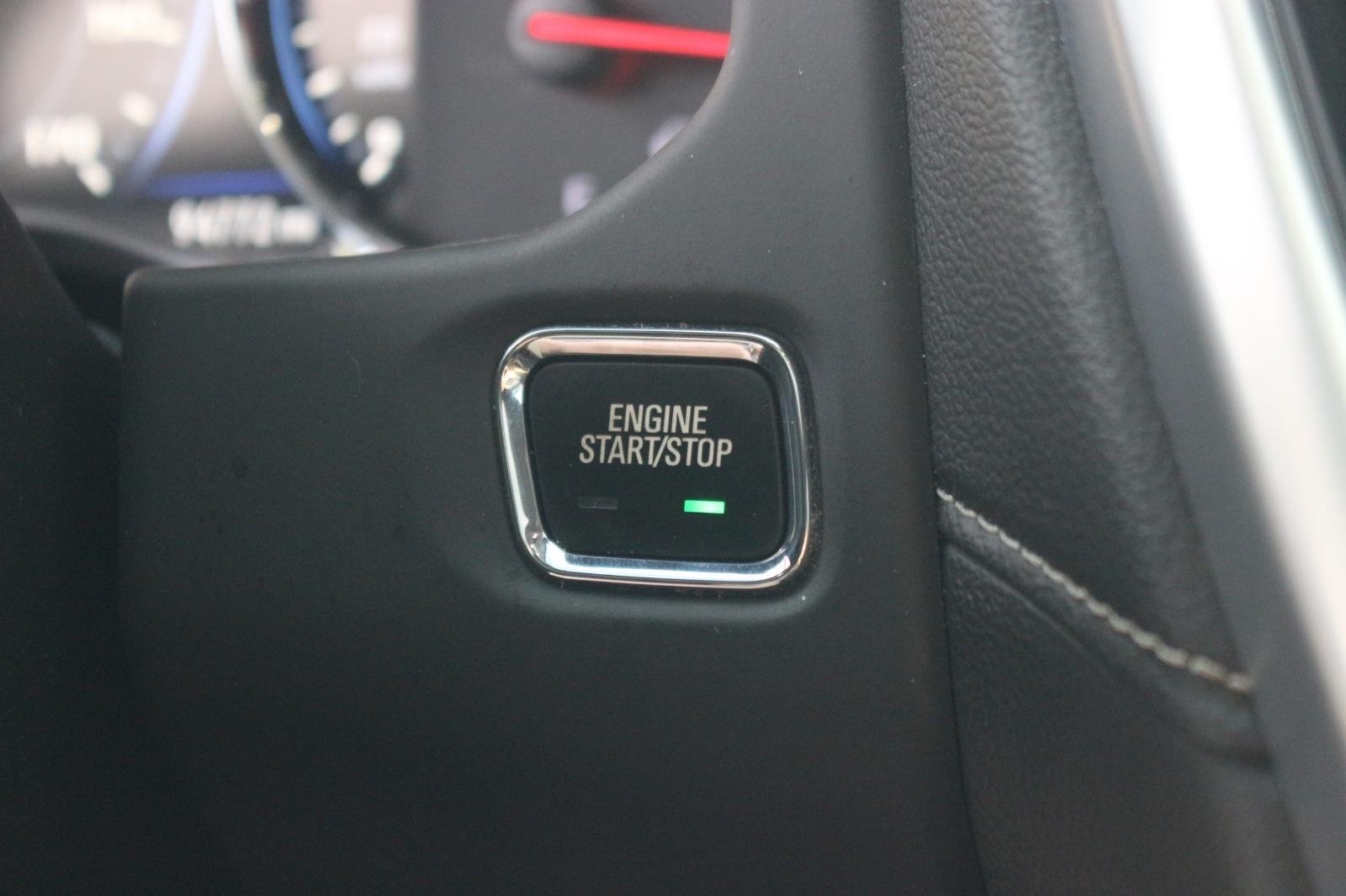Used 2020 SMOKEY QUARTZ METALLIC GMC SLT image 32