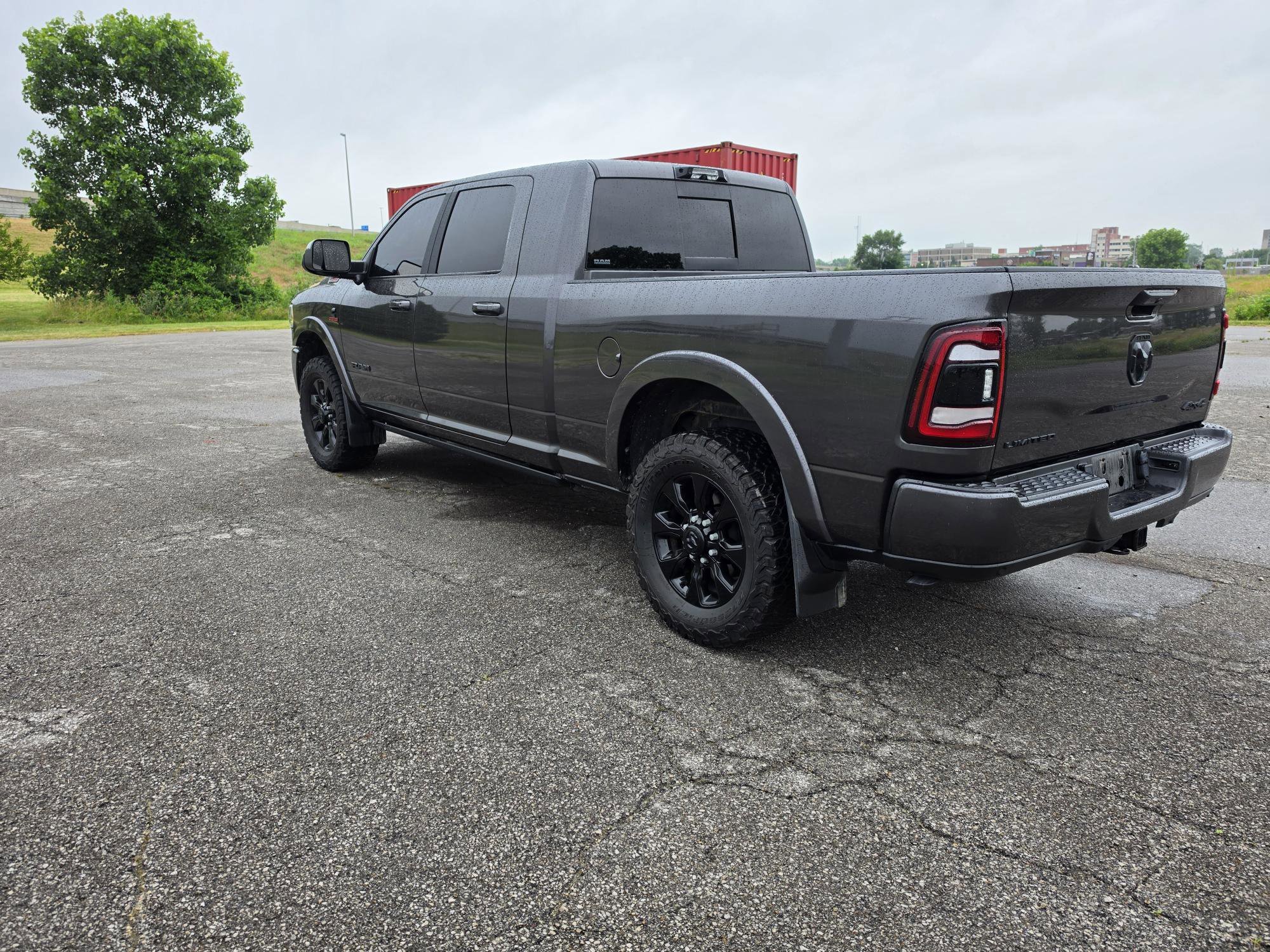 Used 2022 Granite Crystal Metallic Clearcoat Ram Limited image 6