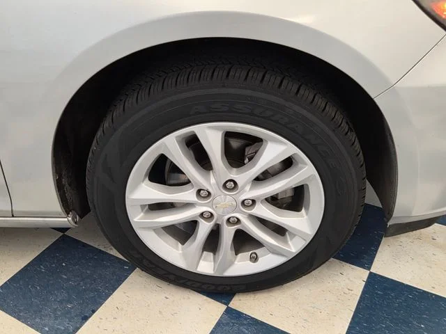 Used 2016 Silver Chevrolet LT image 10