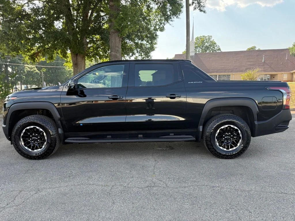 Used 2026 Black Chevrolet Trail Boss image 2