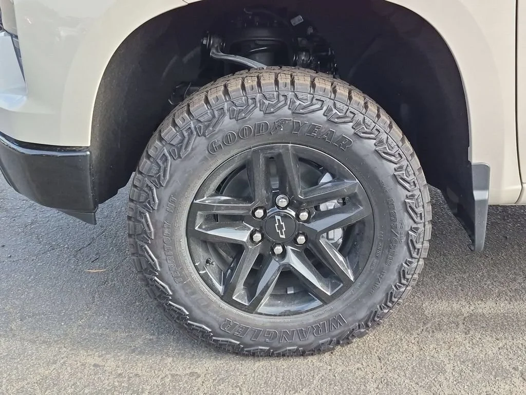 New 2026 White Sands Chevrolet Custom Trail Boss image 33