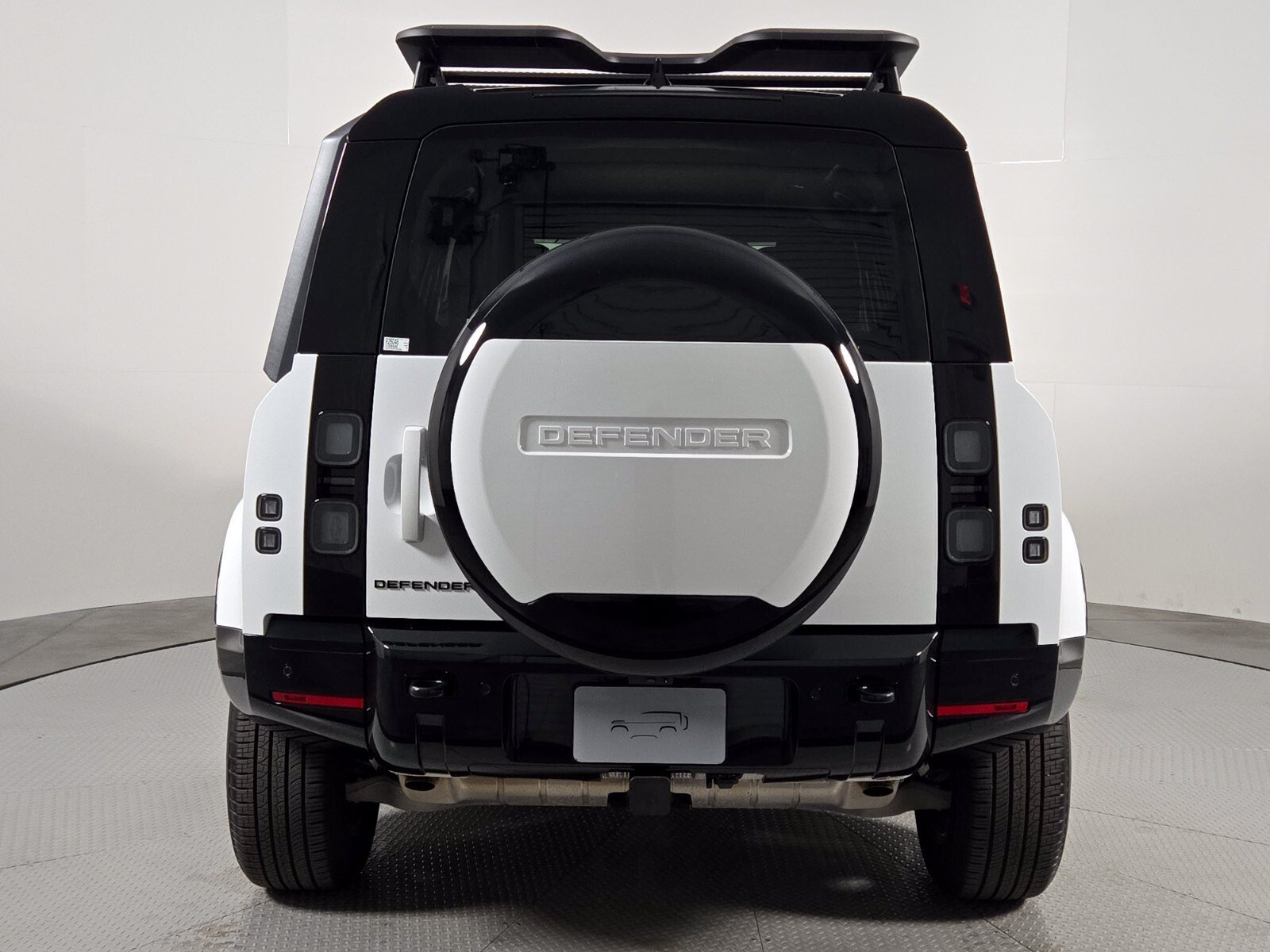 Used 2026 Fuji White Land Rover X-Dynamic SE image 6