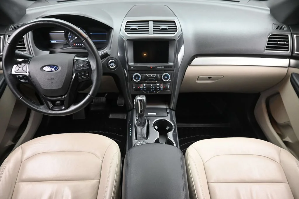 Used 2018 Red Ford XLT image 16