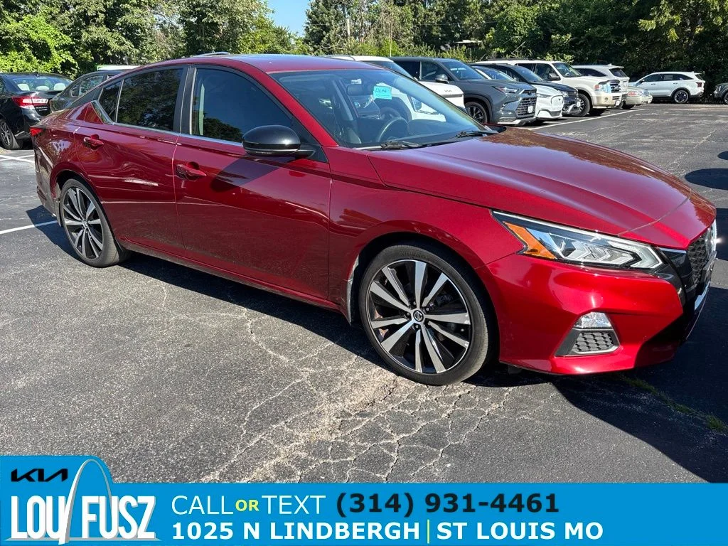 Used 2019 Scarlet Ember Tintcoat Nissan 2.5 SR image 1