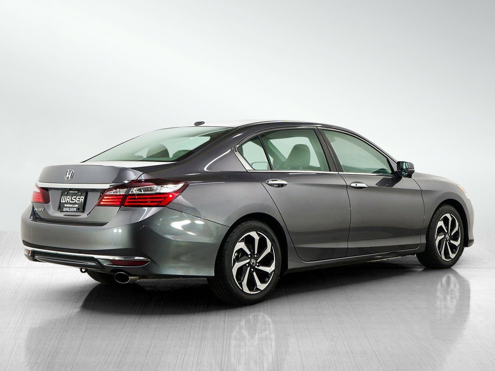 Used 2016  Honda 4dr I4 CVT EX w/Honda Sensing image 5