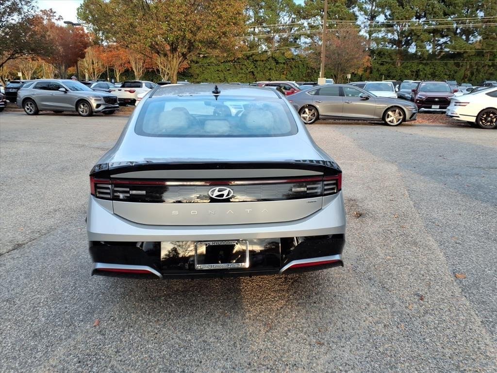 2024 Hyundai Sonata Hybrid SEL photo 4