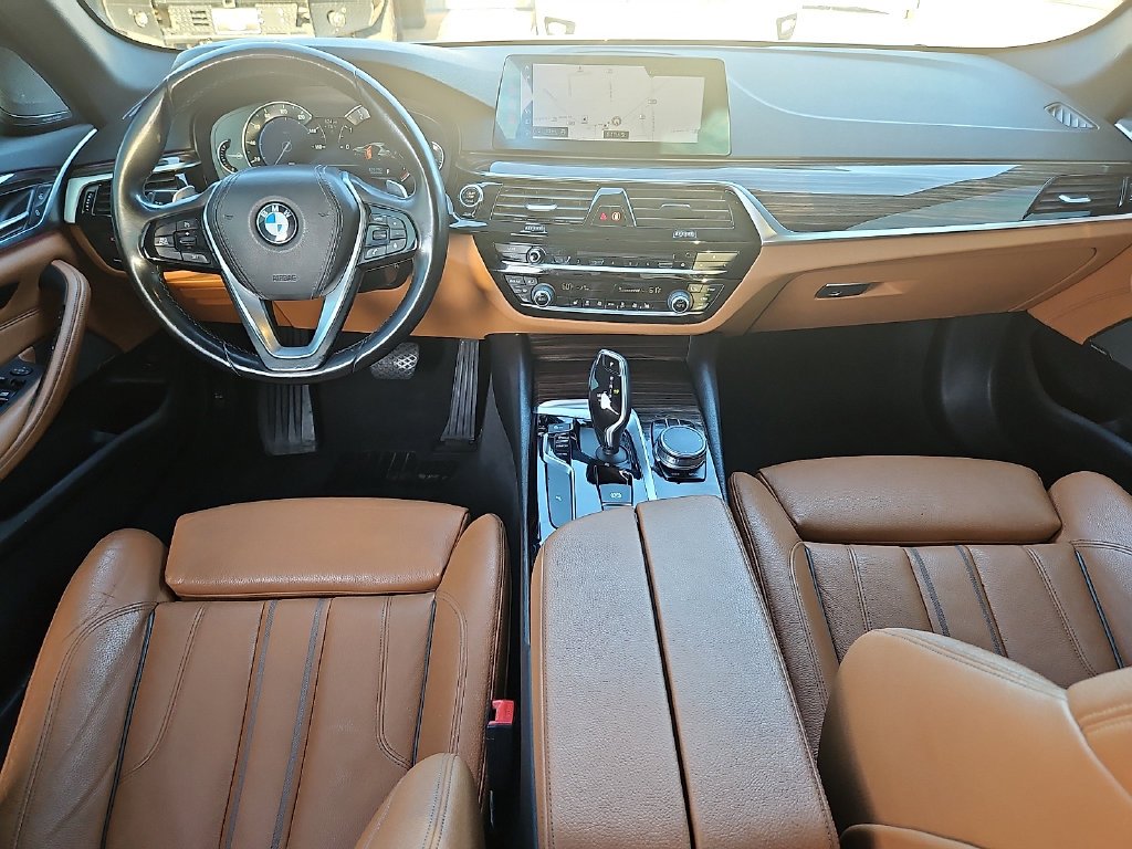 Used 2018 White BMW 540i xDrive image 15