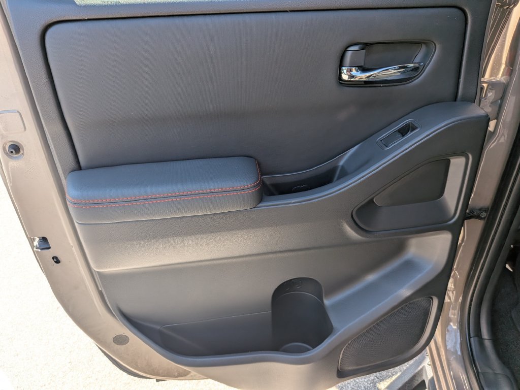Used 2022  Nissan PRO-X image 22