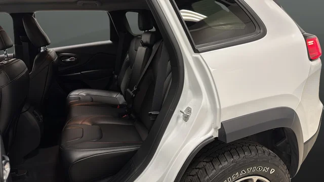 Used 2022 Bright White Clearcoat Jeep Trailhawk image 22
