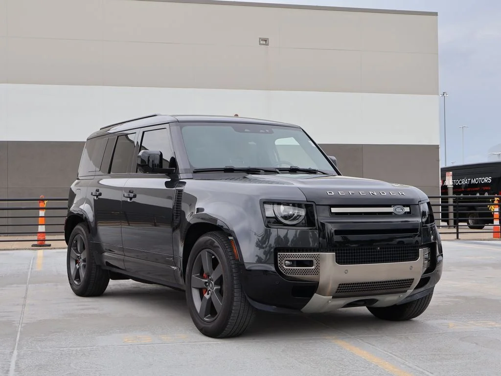 Certified Used 2025 Carpathian Gray Premium Metallic Land Rover X image 3