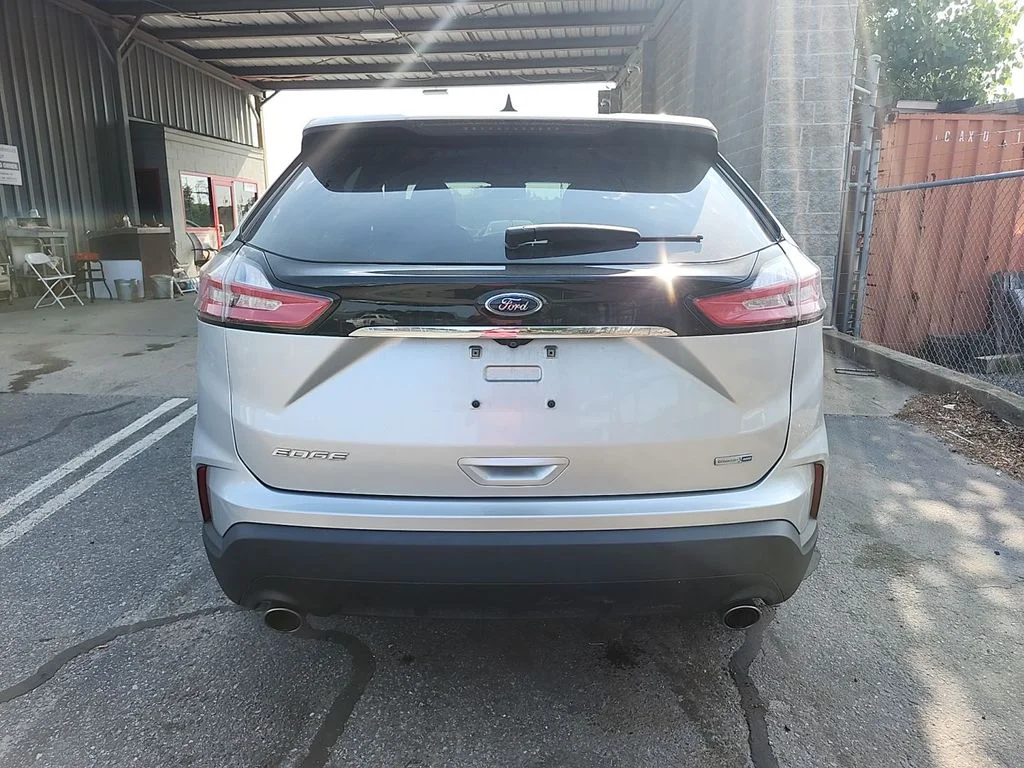 Used 2019 Silver Ford SE image 8